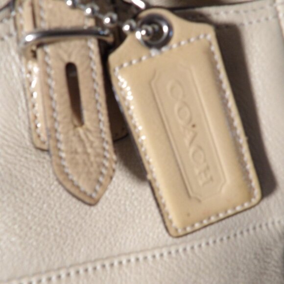 Coach Madison Pebbled Leather Chained Tote No GO968-14111 - Picture 4 of 10